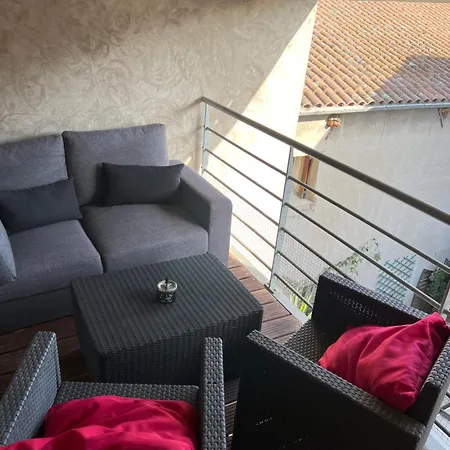 La Mansarde De La Lone Apartment